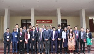 Dr. Vu Thanh Xuan, NAPA Vice President and students of the Master in Governance and Development Program, BRAC University, participating the  overseas study visit to Vietnam.