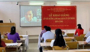 Assoc. Prof. Dr. Nguyen Hoang Hien, Director General, NAPA Campus in Hue city making opening speeches of the training course