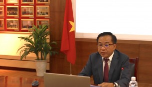 Dr. Nguyen Dang Que, Executive Vice President of the Academy attended in Hanoi.