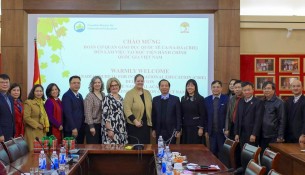 A group photo of the meeting participants.