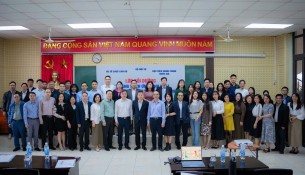 Delegates and participants of the training session.