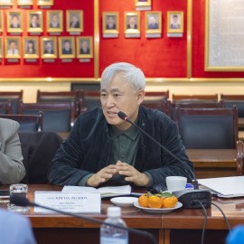 Prof. Youngsoon Kim, Director of CIMS, INHA University, at the meeting.