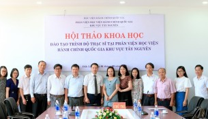 Các nhà Khoa học chụp hình lưu niệm tại hội thảo