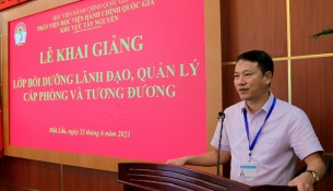 TS. Thiều Huy Thuật – Phó giám đốc Phân viện Học viện Hành chính Quốc Gia khu vực Tây Nguyên phát biểu tại buổi lễ