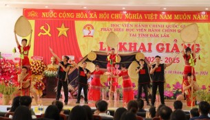 Văn nghệ chào mừng lễ khai giảng