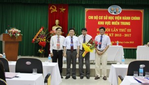 Cấp ủy nhiệm kỳ 2015 - 2017 ra mắt toàn thể Đại hội