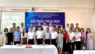 Các đại biểu, giảng viên, nhà khoa học, nhà quản lý tham dự
Hội thảo tại điểm cầu Phân viện Học viện khu vực Miền Trung