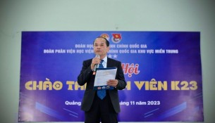 TS. Trần Đình Chín, Phó Giám đốc Phân viện Học viện Hành chính Quốc gia khu vực Miền Trung phát biểu khai mạc Ngày hội