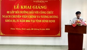 PGS.TS. Nguyễn Hoàng Hiển, Giám đốc Phân hiệu Học viện Hành chính Quốc gia tại tỉnh Quảng Nam phát biểu tại Lễ Khai giảng.