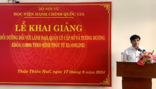 PGS.TS. Nguyễn Hoàng Hiển, Giám đốc Phân hiệu Học viện Hành chính Quốc gia tại tỉnh Quảng Nam phát biểu tại Lễ Khai giảng.