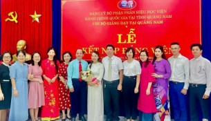 Các đại biểu tham dự buổi Lễ chụp ảnh lưu niệm.