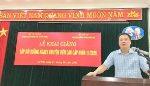 ThS. Đỗ Văn Trường, Giám đốc Trường Bồi dưỡng cán bộ tài chính phát biểu tại buổi lễ